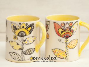 Set două căni cu motive florale